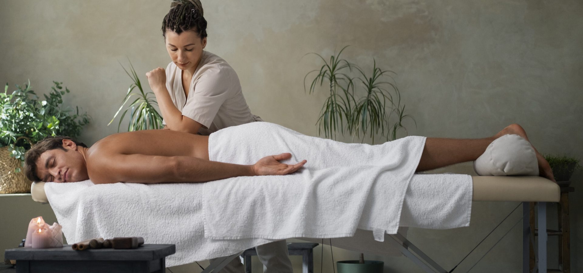 Thai massage therapy in Andheri, Mumbai at Empire Spa