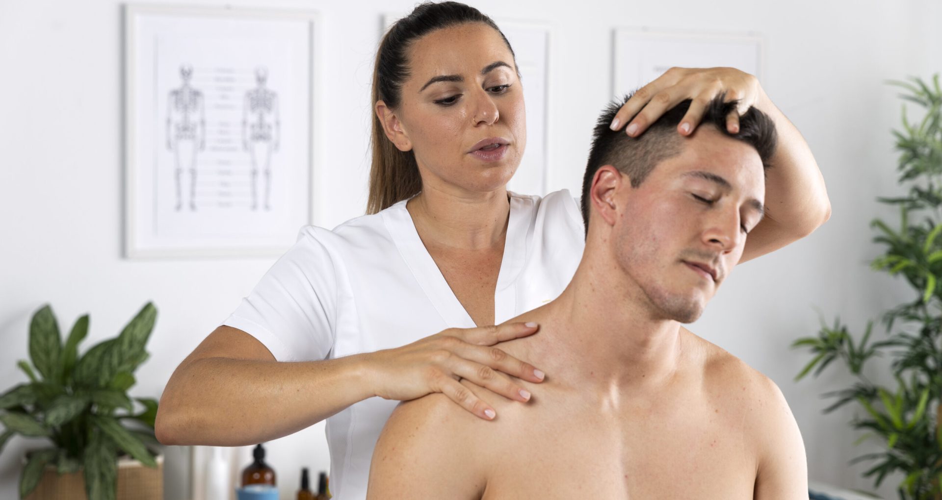 Trigger point massage therapy in Andheri, Mumbai at Empire Spa