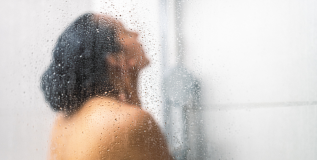 Ensuite steam and shower facility at Empire Spa